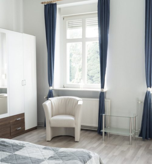 Schlafzimmer 1(1)